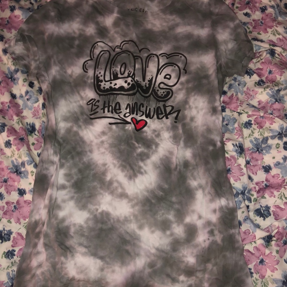 Graphic tee